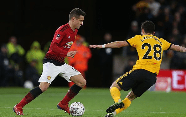 76人NBA虽胜马刺 主将恩比德怒呛裁判遭驱逐.