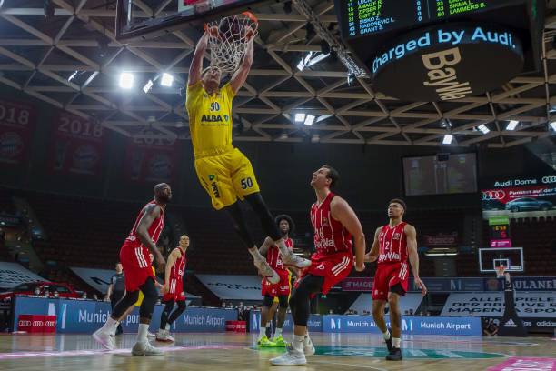 巴萨因对阵毕包时下半场延迟出场，被西足协纪律委员会警告（因对毕尔巴鄂竞技一战下半场出场延误，巴萨遭西班牙足协纪律委员会警告）